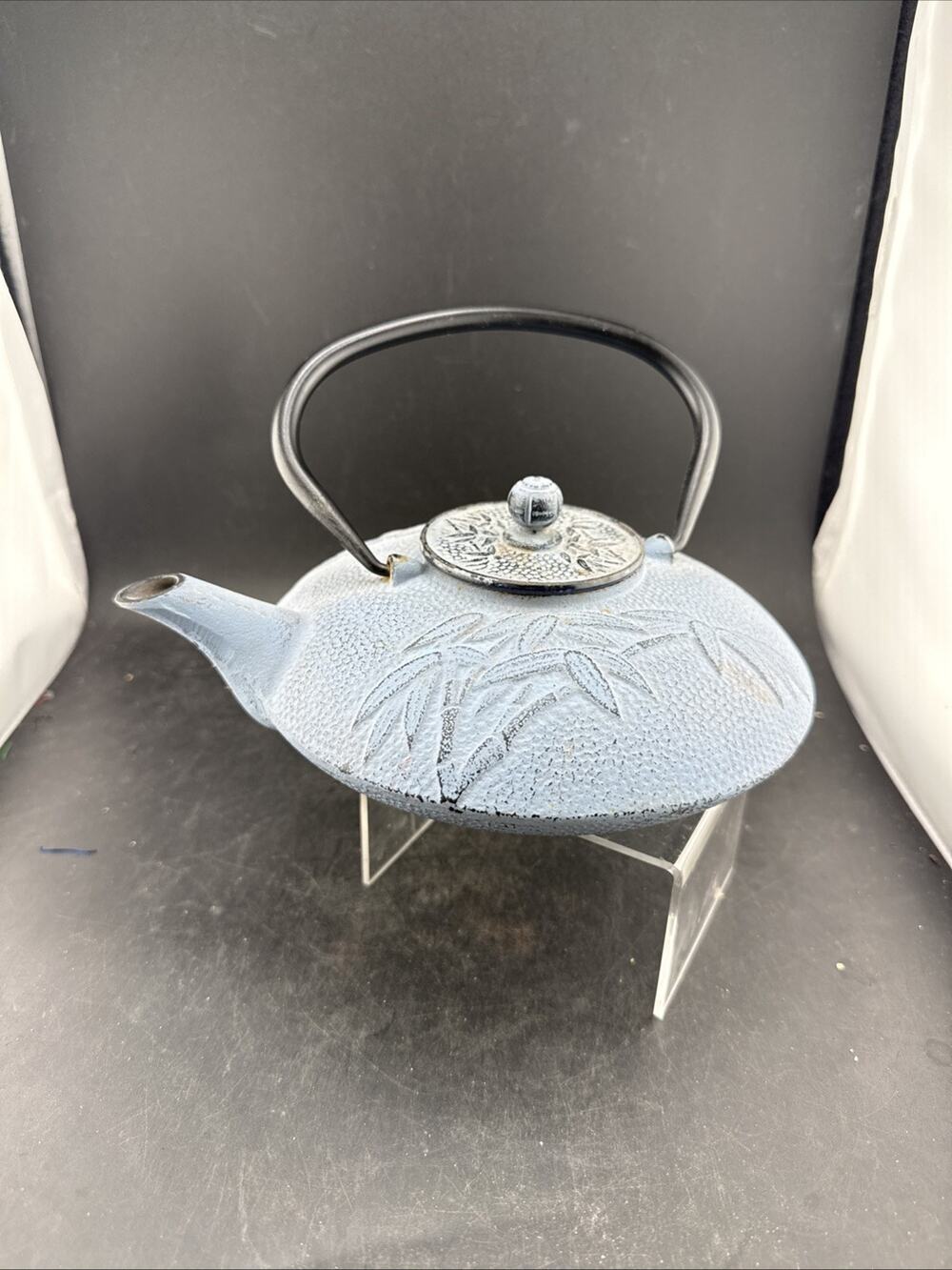 OLD DUTCH Tetsubin Style Cast Iron Teapot w/ Stainless Infuser Blue Bamboo